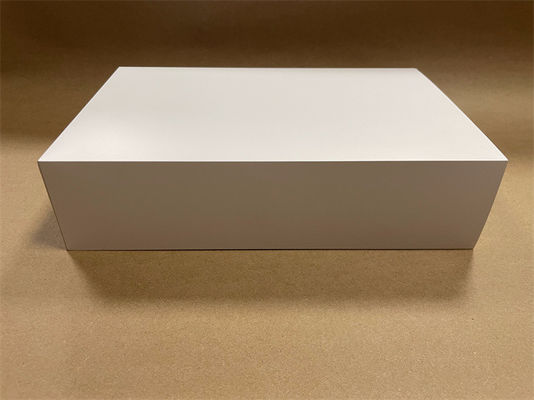 Caixas de papelão embalado com fita adesiva